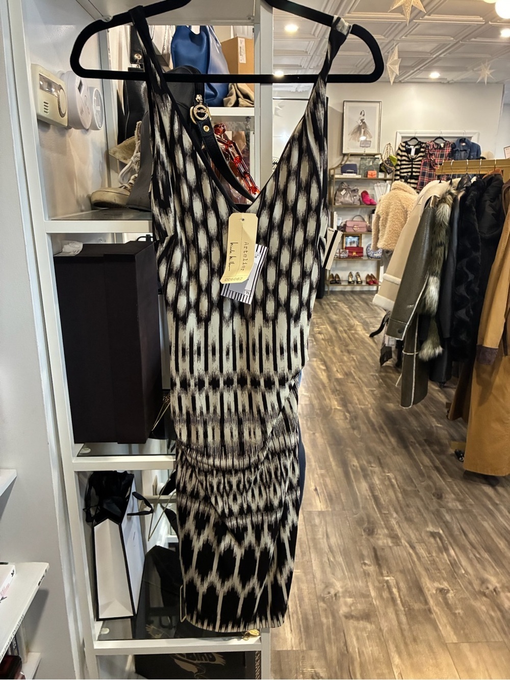 Nicole Miller vintage Brown & White Patterned V-Neck Dress NWT